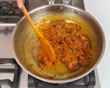 भरलेली ढोबळी मिरची/ भरलेली शिमला मिरची/ stuffed Shimla mirchi/ stuffed capsicum - मराठी रेसिपी रेसिपी स्टेप 8 फोटो