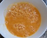 A picture of step 1 of Thai Omelet with Chili Fish Sauce.