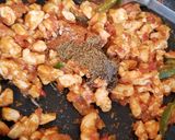 صورة لخطوة 7 من وصفة قلابه دجاج مع البطاط 😋