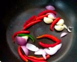 รูปขั้นตอนการทำที่ 3 ของ น้ำพริกเผาปลาย่างสูตรโบราณ