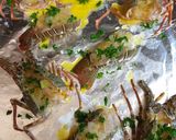 Foto langkah ke 3 dari resep Tailed Lobster with garlic lemon butter sauce.