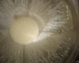 A picture of step 1 of KitKat Vanilla ThickShake.