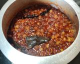 A picture of step 10 of White matar chole.