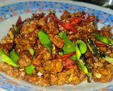 Foto langkah ke 7 dari resep Orek Tempe Daun Jeruk Goreng Kering.