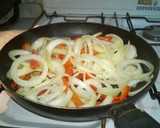 Foto del paso 3 de la receta: Matambre del medio con manto de cebolla y morrón rojo
