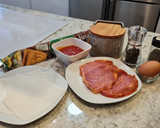 Foto del paso 1 de la receta: Brazo de gitano de hojaldre relleno de lomo adobado y queso