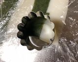 A picture of step 5 of Japanese Kawaii Kusa-Mochi.