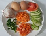 รูปขั้นตอนการทำที่ 1 ของ "ไข่เจียวแหนมทรงเครื่อง" Sour Pork Omelette 🐷🥚🍅🥕