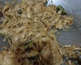 Foto langkah ke 4 dari resep Kwetiau Goreng Solaria.