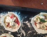 Foto del paso 2 de la receta: Empanadas Caprese (Canasta)