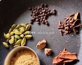 मसाला चहा (Masala Chai Recipe In Marathi) रेसिपी स्टेप 1 फोटो 