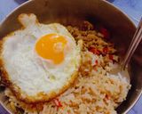 รูปขั้นตอนการทำที่ 3 ของ ข้าวผัดกะเพราไข่ดาววัดใจ (กินข้าวผัดกะเพราในขัน)