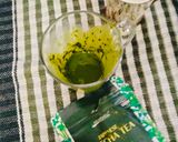 A picture of step 2 of MATCHA LATTE (Matcha green tea).