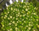 A picture of step 1 of Bhindi bhujiya.