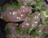 Foto del paso 1 de la receta: Escalopines de cerdo al ajillo con salsa de limón