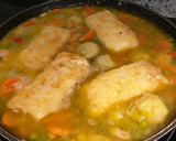 Foto del paso 3 de la receta: Merluza al vino blanco