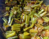 পেঁয়াজকলি ভাজা(peyajkoli bhaja recipe in Bengali) রেসিপির ধাপ 4 ছবি