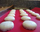 Foto del paso 1 de la receta: Macarons de cajú con relleno de queso y albahaca