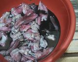 Foto langkah ke 1 dari resep Cumi Hitam Gurih.