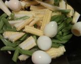 Foto langkah ke 2 dari resep Saute babycorn with quail eggs (week 6).