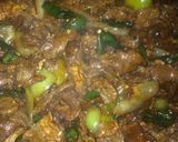 Foto langkah ke 4 dari resep Oseng Daging Sapi Cabe Ijo.