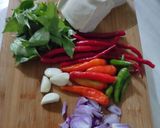 Foto langkah ke 1 dari resep Sambal Tahu Penyet.