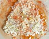 A picture of step 4 of Momo Paratha.