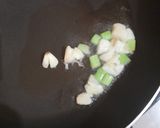 Foto langkah ke 2 dari resep Sop ceker ayam buat anak.