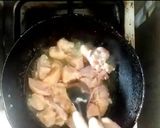 A picture of step 1 of Chicken Jalfrezi.