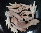 Foto langkah ke 1 dari resep Kepala ceker ayam masak kare.