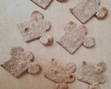 Foto del paso 5 de la receta: Pizza integral de cebolla sin horno ni levadura