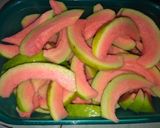 Foto langkah ke 1 dari resep Asinan Jambu Klutuk.