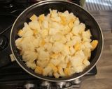 Töltelék a tepsiben – Ínycsiklandó és egyszerű! 🥘🔥 recept fázis 2 fotója