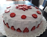 Foto del paso 10 de la receta: Bomba 💣 de frutilla 🍓dulce de leche y chantilly🤤👌🏻