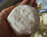 Foto del paso 4 de la receta: Pancitos🥯de papa, yuca🧇y queso🧀🥔🍞