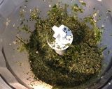 Une image de l'étape 5 de Purée de piments indiens à l'ail fumé, coriandre et citron.