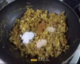 A picture of step 8 of Khasta Dry Matar Kachori.
