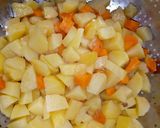 A picture of step 4 of Irish potato pot.