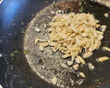 Foto del paso 8 de la receta: Solomillo en salsa con champiñones, puré de patata y compota de pera