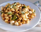 A picture of step 5 of Roasted Fox Nuts.