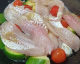 Foto del paso 1 de la receta: 🐟 Merluza a la sartén con tomates cherries y zapallito verde. 🍅