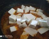 A picture of step 2 of Paneer achari masala.