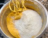 Foto del paso 6 de la receta: Bizcocho de batata, coco y dulce de leche