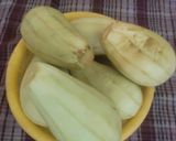 عکس مرحله 1 از دستور سرخ کردن بادمجان با سفیده تخم‌مرغ