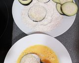 Foto del paso 3 de la receta: Berenjenas rebozadas y filetes al ajillo