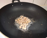 兼顧全家人的營養-芋頭排骨雙蛋粥的食譜步驟2照片