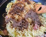 A picture of step 5 of Yakisoba.
