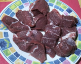 Foto del paso 1 de la receta: Morcillo de ternera con alcachofas y patatas