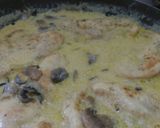 Foto del paso 4 de la receta: Pollo con champiñones a la crema