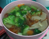 Foto langkah ke 8 dari resep Sup Brokoli Bakso.